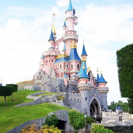 Grand Disney, Queen Size, Coffee, Wifi *