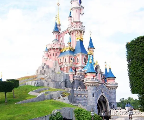 Grand Disney, Queen Size, Coffee, Wifi *
